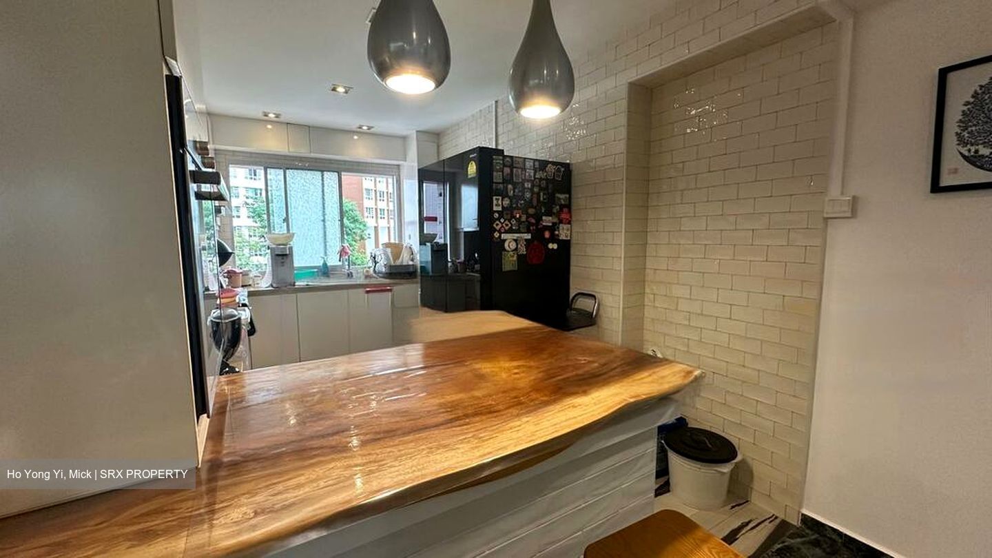 Blk 299 Bukit Batok Street 22 (Bukit Batok), HDB Executive #486959511